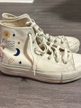Embroidered Women’s Platform High Top Converse